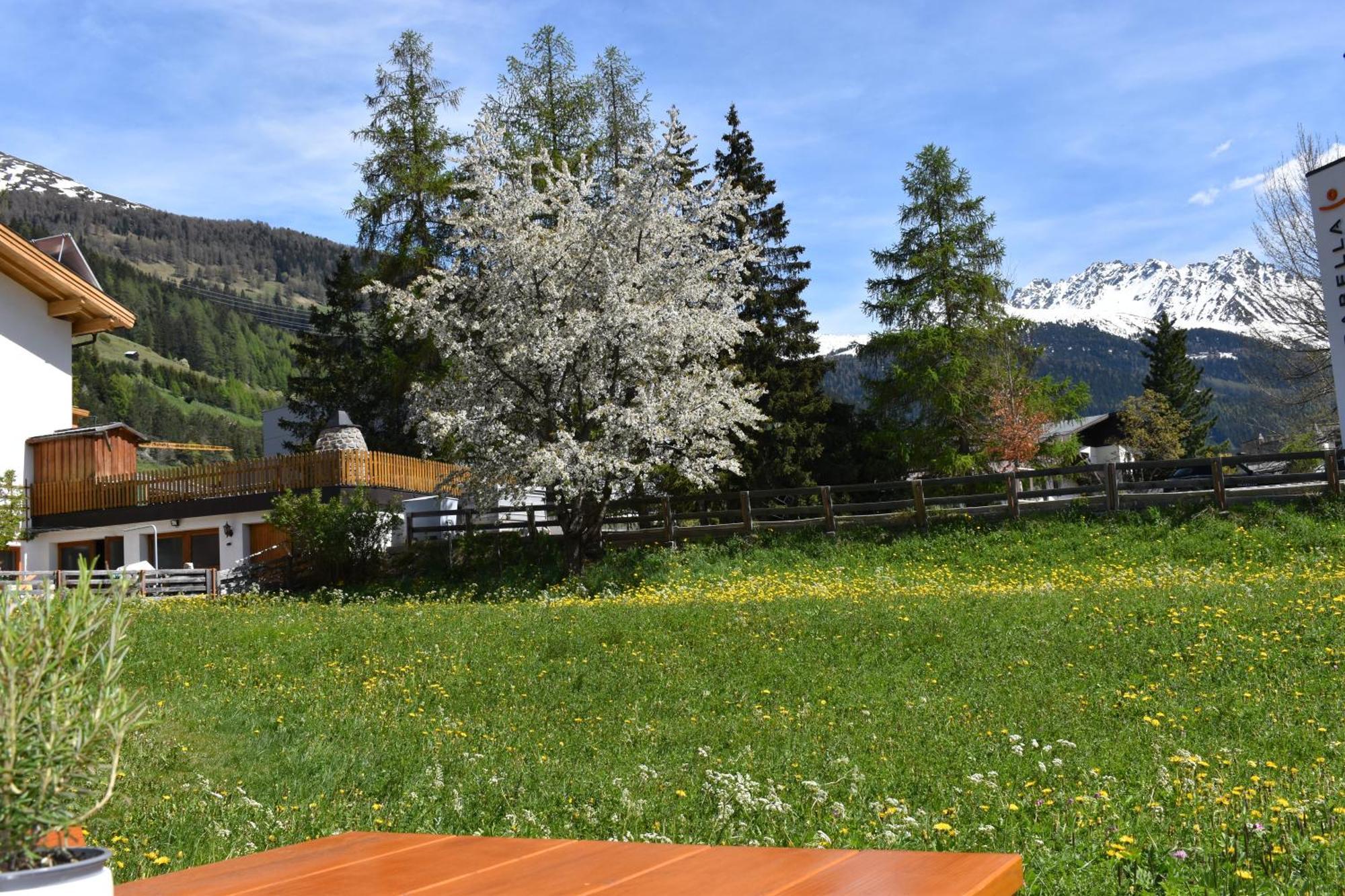 Bed and Breakfast Hirschstube Nauders Exterior foto