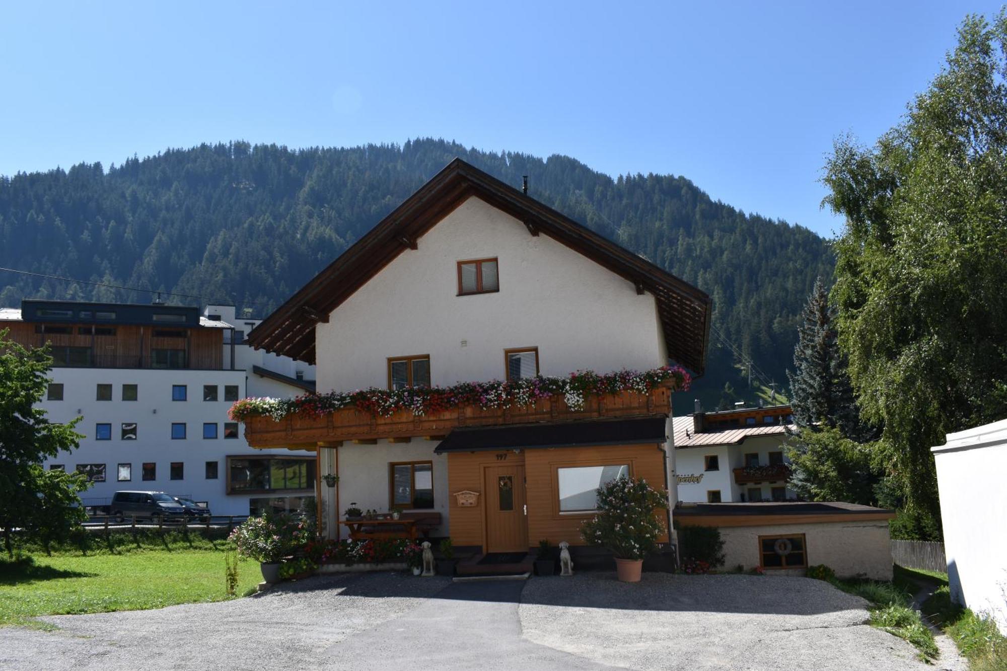 Bed and Breakfast Hirschstube Nauders Exterior foto